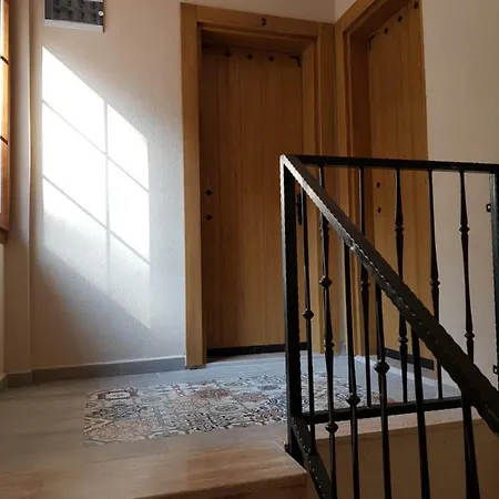 Mira Apart Μούγκλα